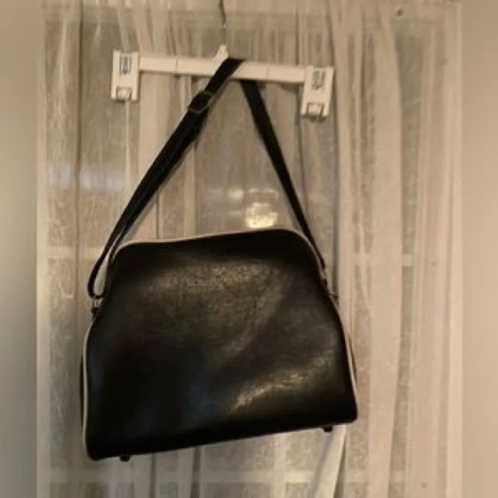 Black and Cream Camera Shoulder Bag - Camera, Photo & Video Case